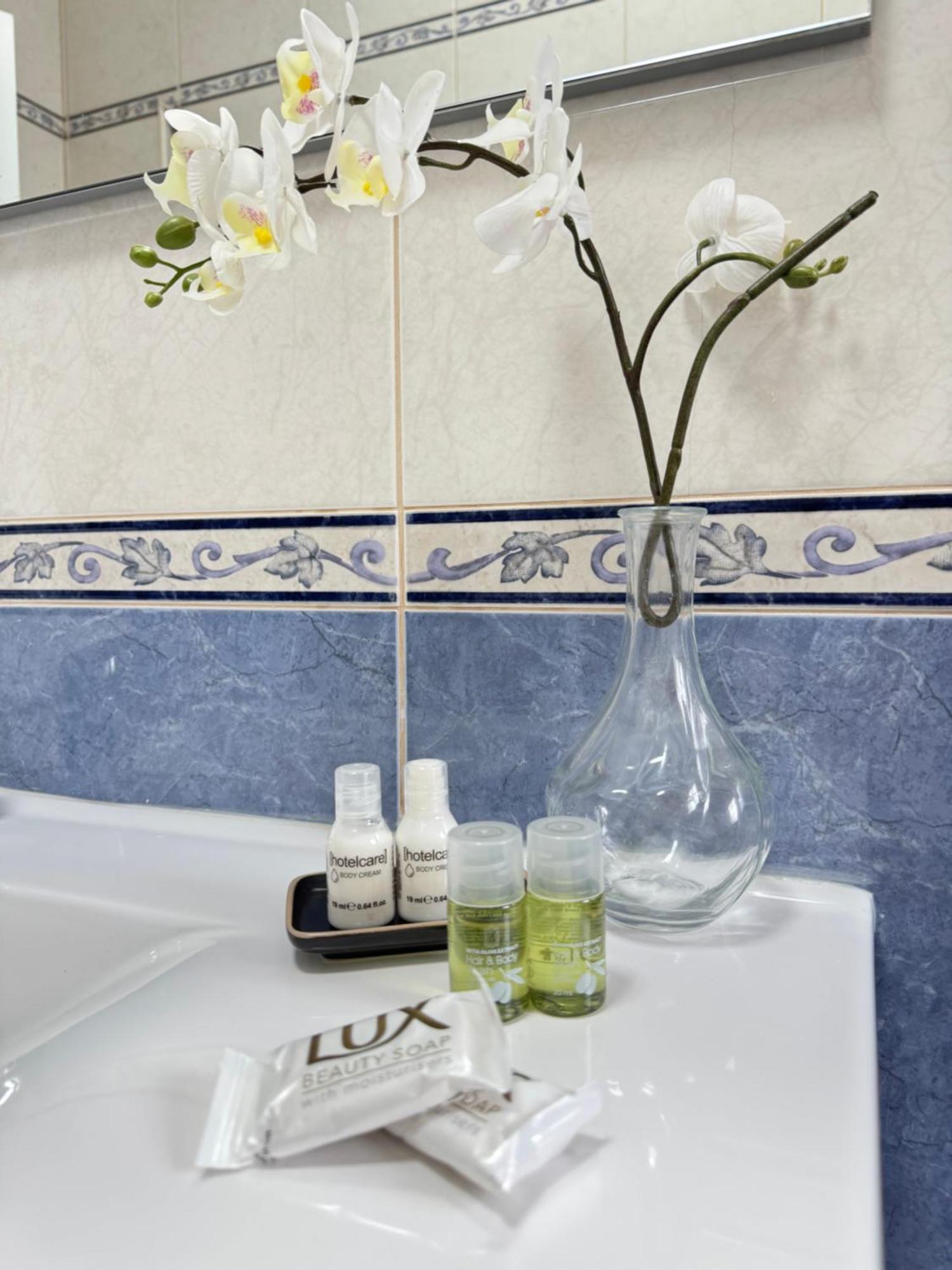 Villa Bonita Guesthouse Albufeira Old Town Luaran gambar