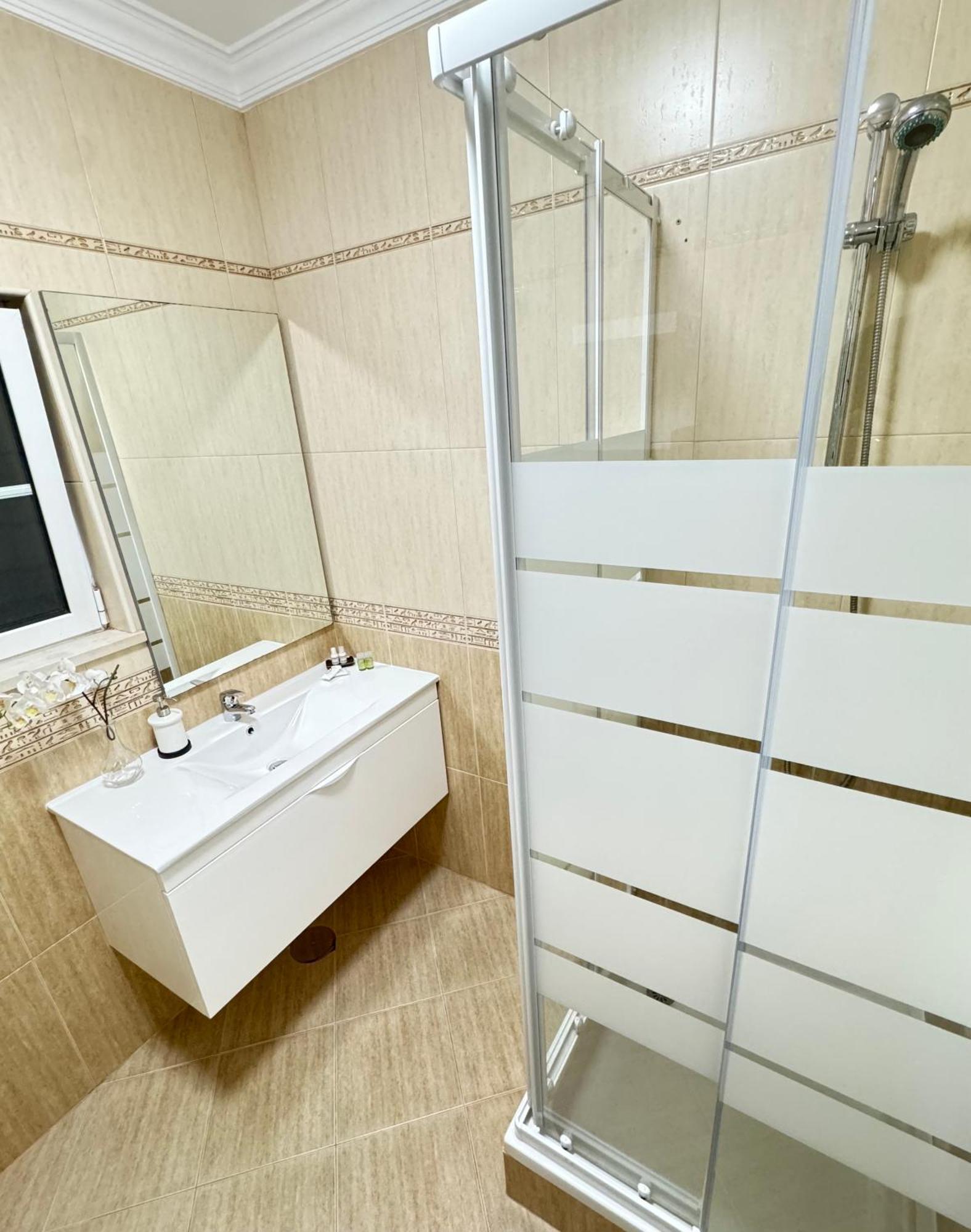 Villa Bonita Guesthouse Albufeira Old Town Luaran gambar