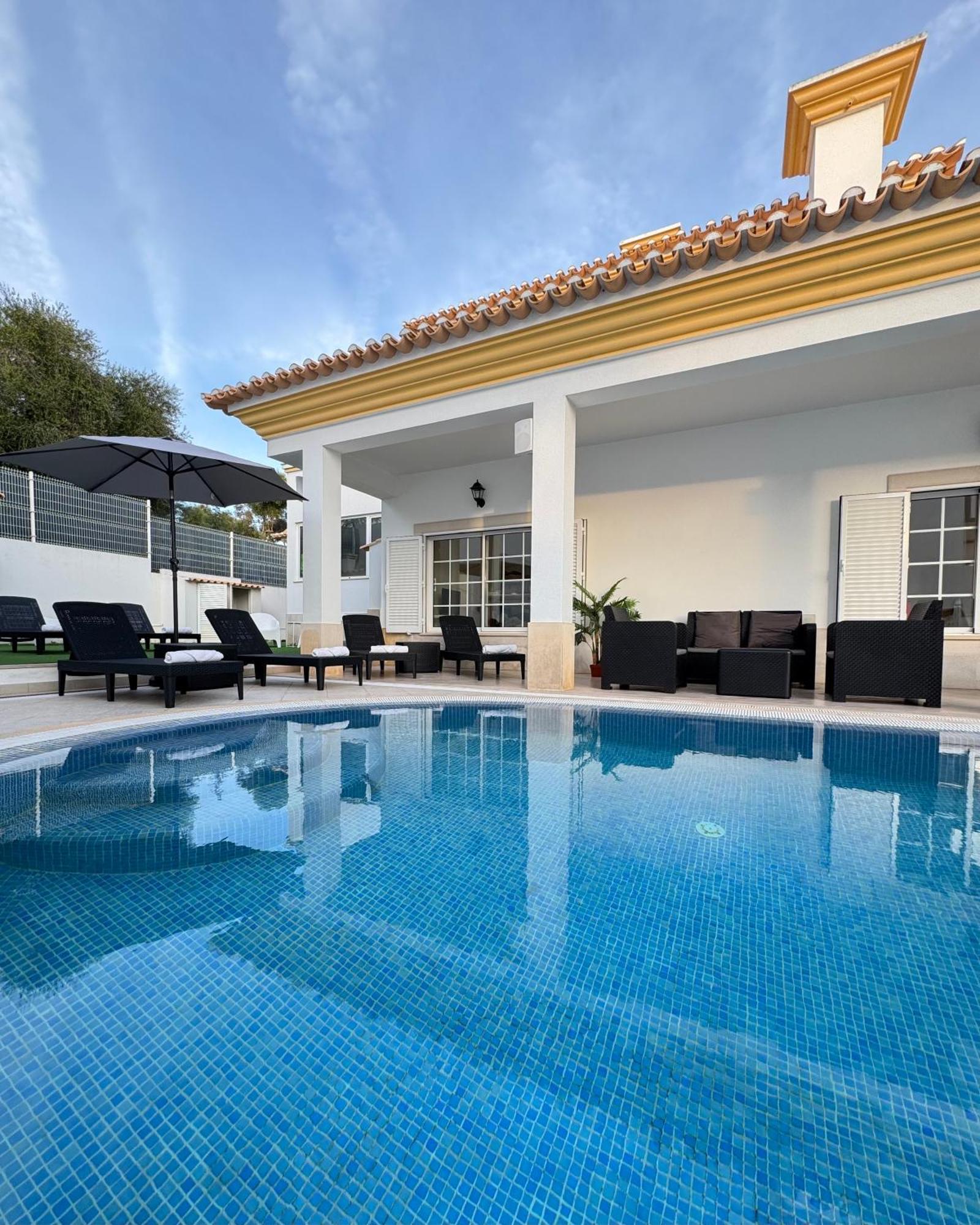 Villa Bonita Guesthouse Albufeira Old Town Luaran gambar