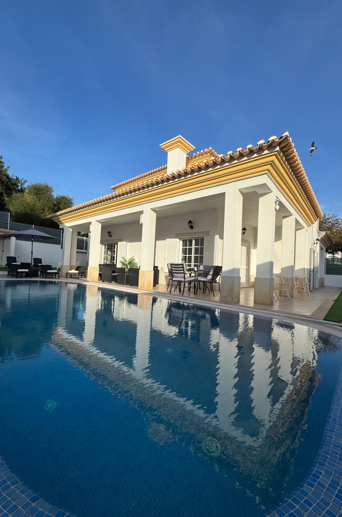 Villa Bonita Guesthouse Albufeira Old Town Luaran gambar