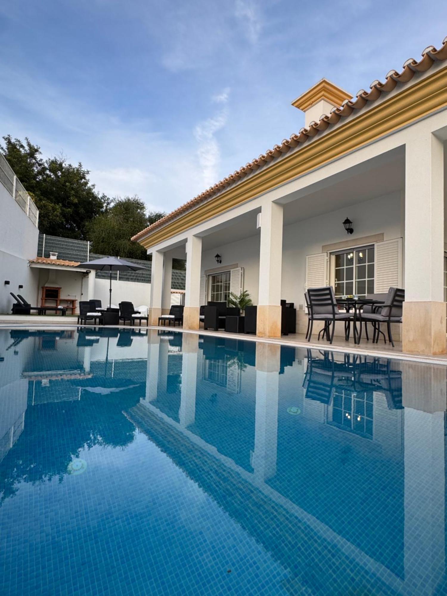 Villa Bonita Guesthouse Albufeira Old Town Luaran gambar